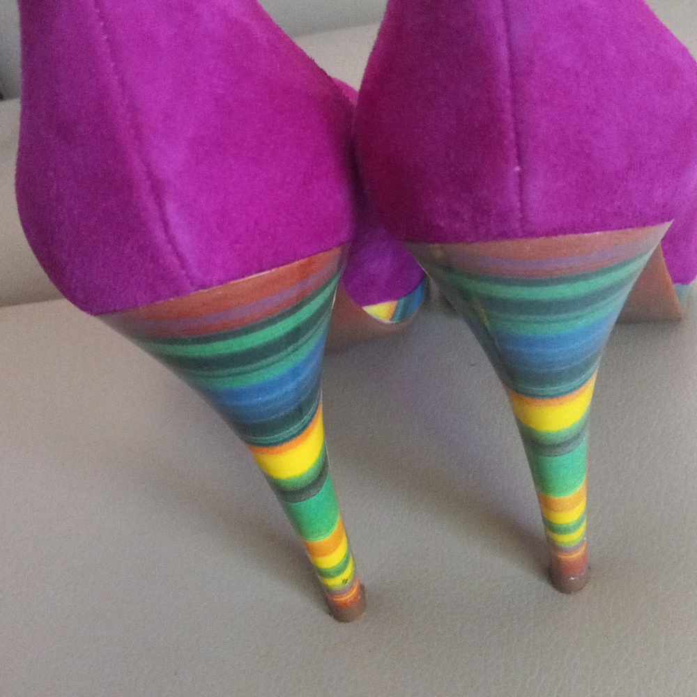 Nine West Rocha Fuchsia Suede Pumps with Multicolor Striped Heel Size 9M - Picture 14 of 17
